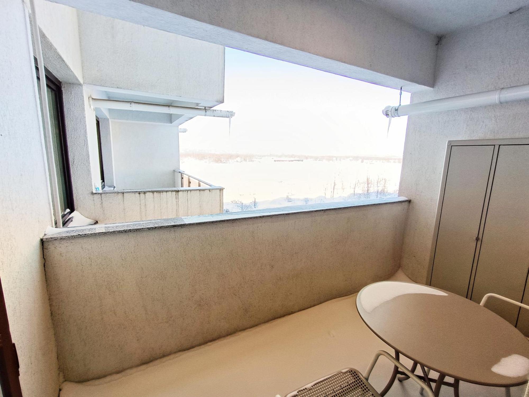 Airport High Class & Parking Apartment Iasi Exterior photo